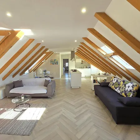 Διαμέρισμα Loft Cindro *
